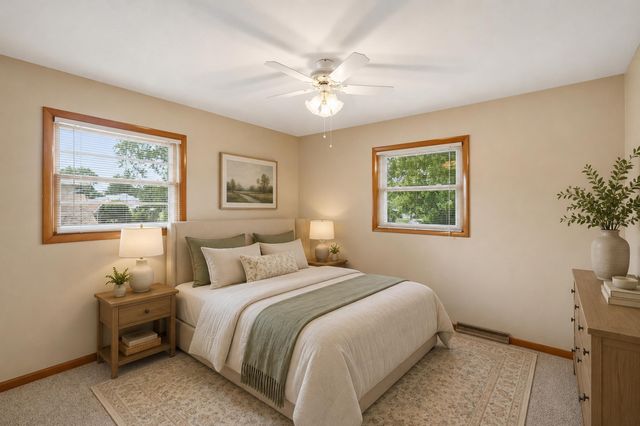 725 W 70th Avenue, Merrillville, IN 46410