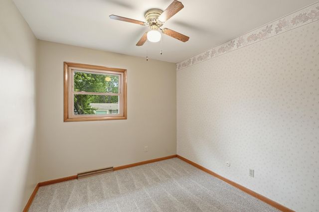 725 W 70th Avenue, Merrillville, IN 46410