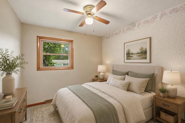 725 W 70th Avenue, Merrillville, IN 46410