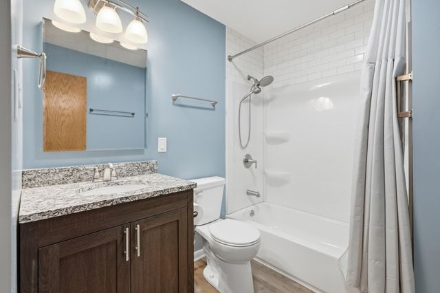 725 W 70th Avenue, Merrillville, IN 46410