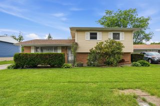 725 W 70th Avenue, Merrillville, IN 46410