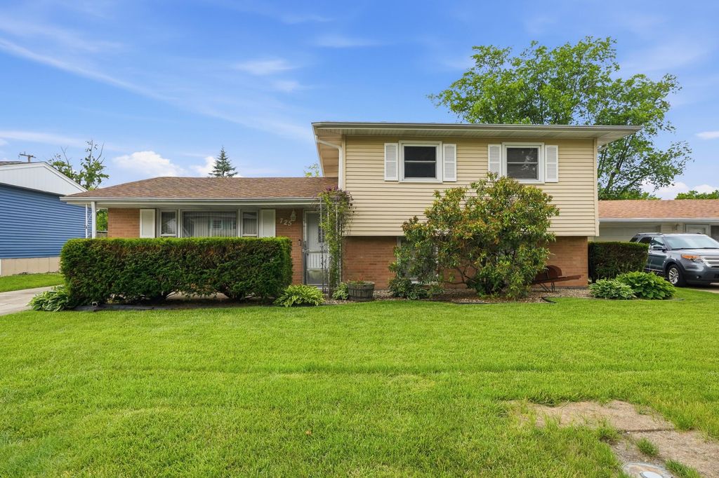 725 W 70th Avenue, Merrillville, IN 46410