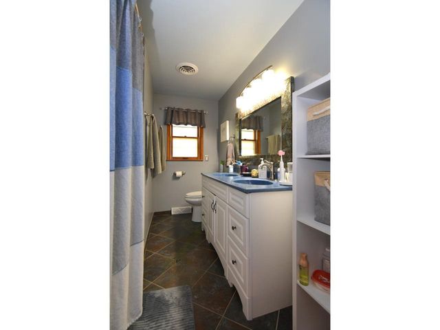 1909 E Memorial Drive, Janesville, WI 53545