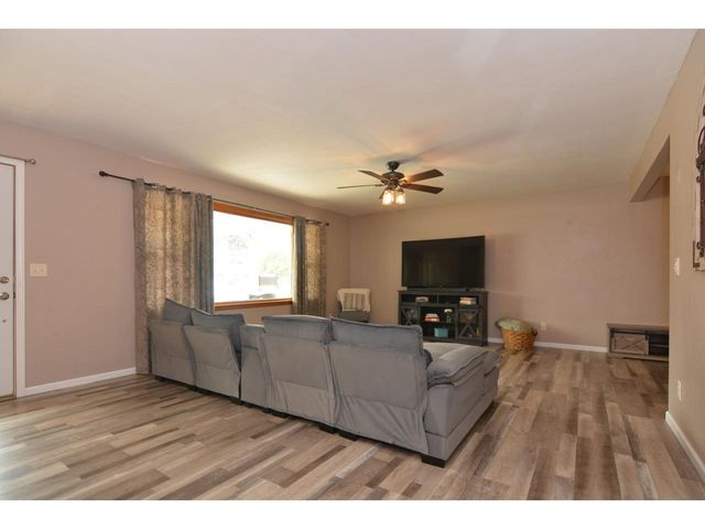 1909 E Memorial Drive, Janesville, WI 53545