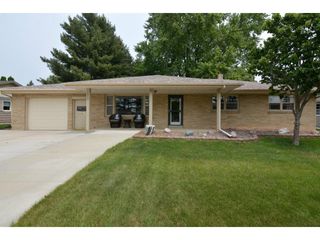 1909 E Memorial Drive, Janesville, WI 53545