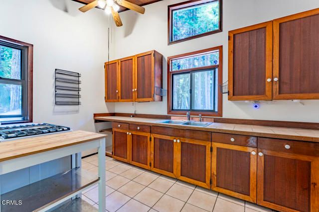 32371 Middle Ridge Road, Albion, CA 95410