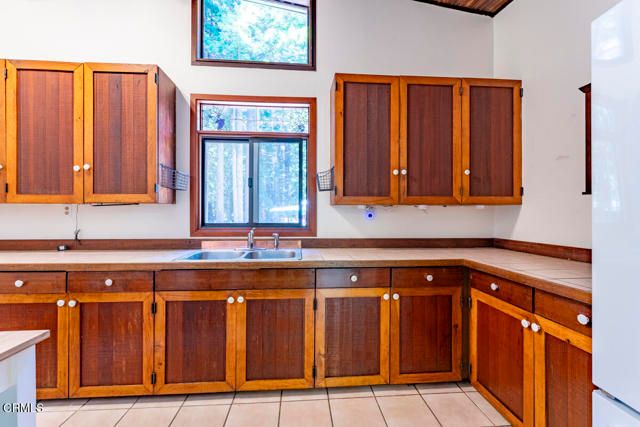 32371 Middle Ridge Road, Albion, CA 95410