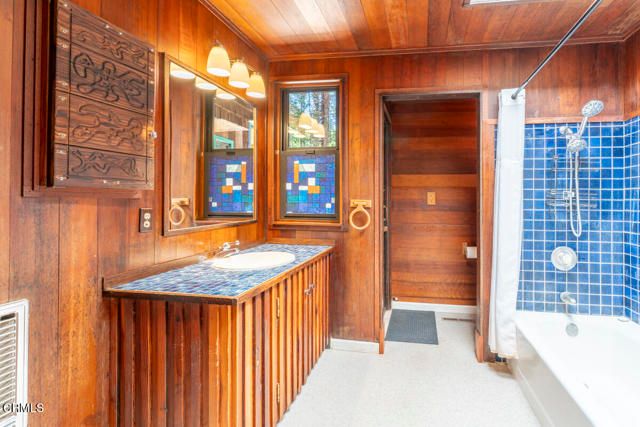 32371 Middle Ridge Road, Albion, CA 95410