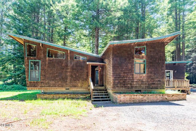 32371 Middle Ridge Road, Albion, CA 95410