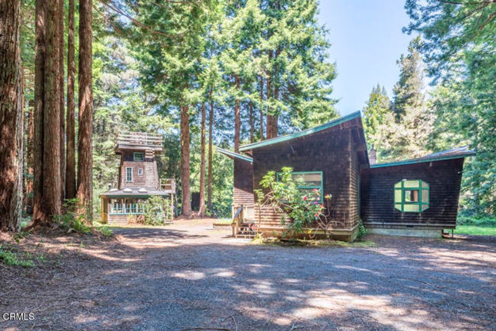 32371 Middle Ridge Road, Albion, CA 95410