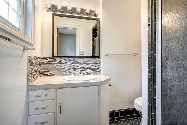 2030 Gostick Street, Houston, TX 77008