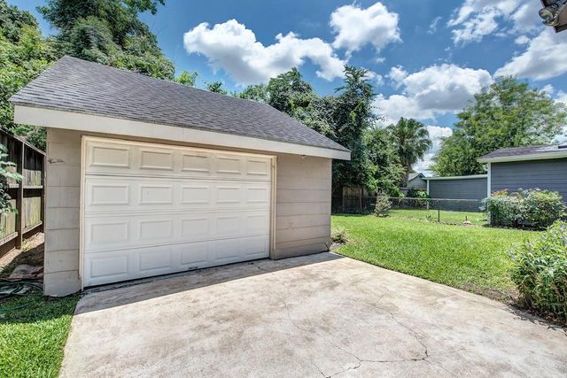 2030 Gostick Street, Houston, TX 77008