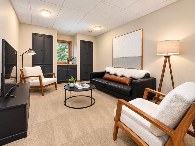 1405 Horseshoe Circle, Eagan, MN 55122