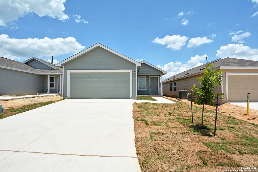 757 TULSA TRL, New Braunfels, TX 78132