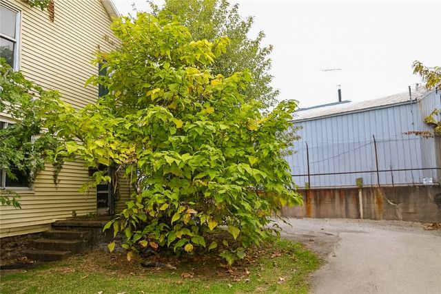 2713 Wilson St, Latrobe, PA 15650