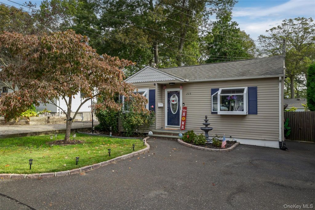 223 N 4th Street, Ronkonkoma, NY 11779