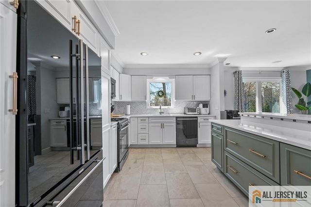 275 Alden Avenue, Edison, NJ 08820