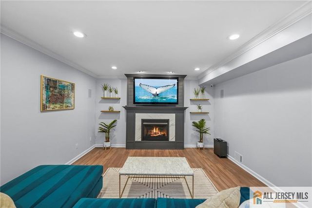 275 Alden Avenue, Edison, NJ 08820