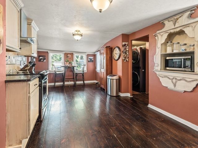 1 Wesleyan St, Shrewsbury, MA 01545