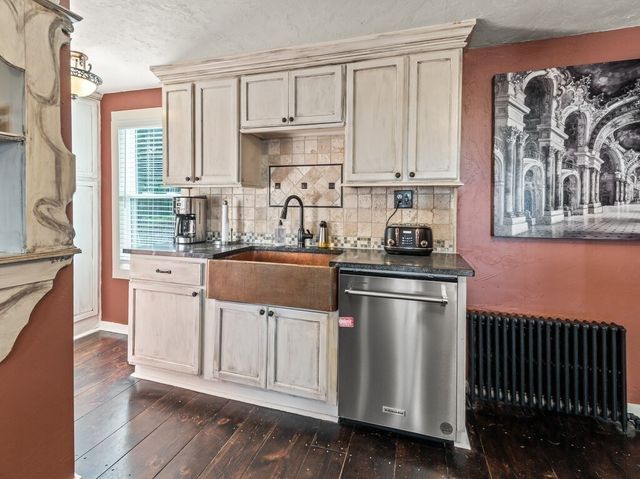 1 Wesleyan St, Shrewsbury, MA 01545