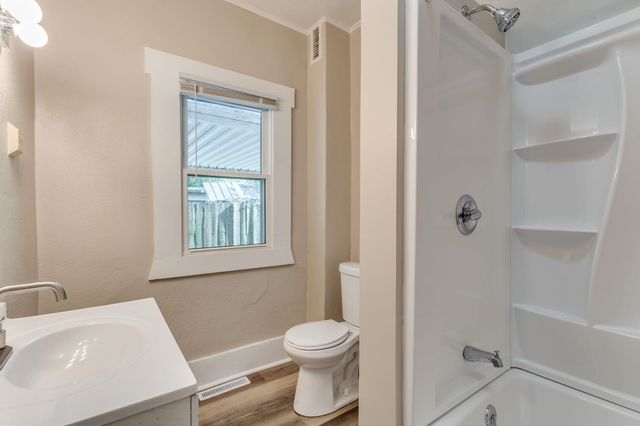 1930 S Main, Wichita, KS 67213