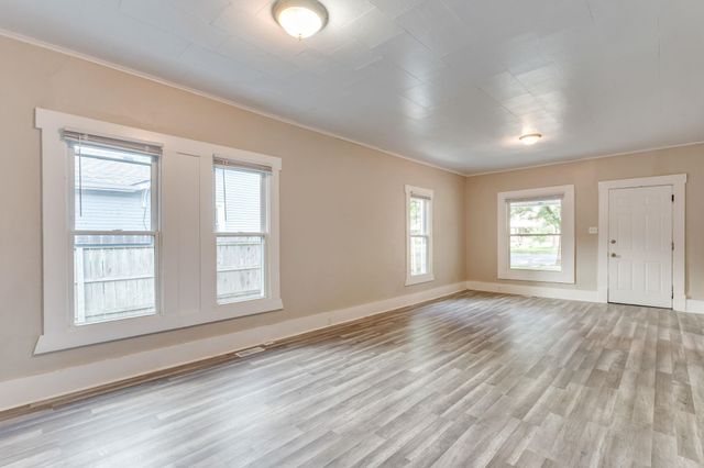 1930 S Main, Wichita, KS 67213