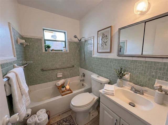 3331 NW 43rd Ter 3333, Miami, FL 33142