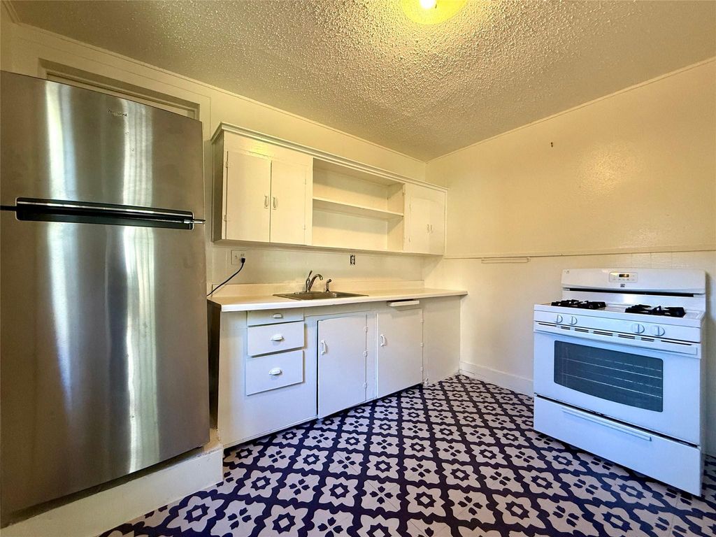 916 Keith LN C, Austin, TX 78705