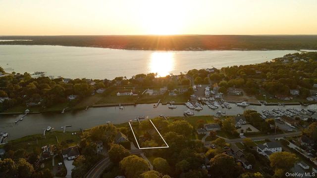 144 Springville Road, Hampton Bays, NY 11946