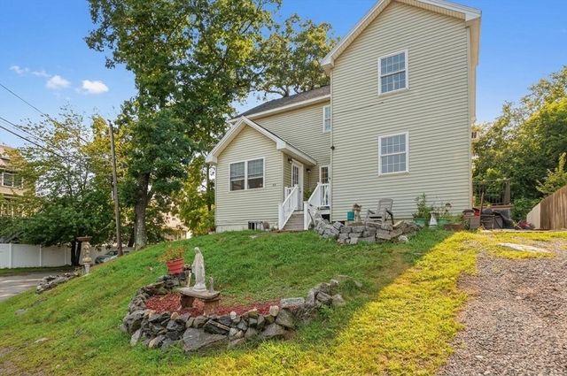47 Pine Hill Road, Worcester, MA 01604