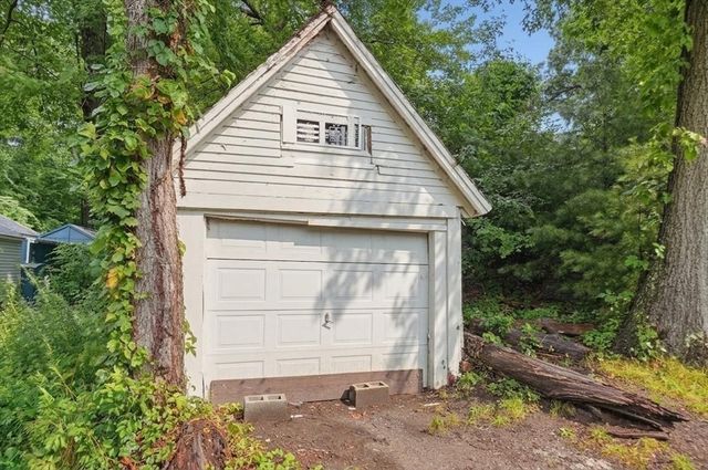 47 Pine Hill Road, Worcester, MA 01604