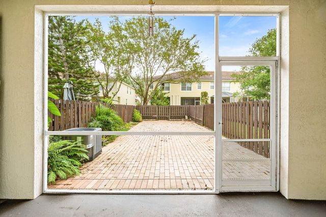 9663 Lago Drive, Boynton Beach, FL 33472