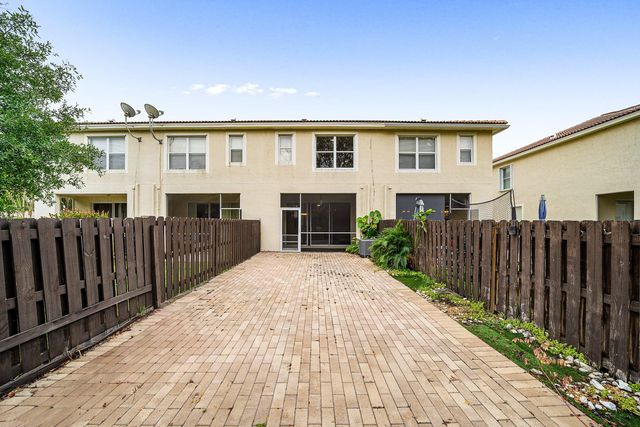 9663 Lago Drive, Boynton Beach, FL 33472