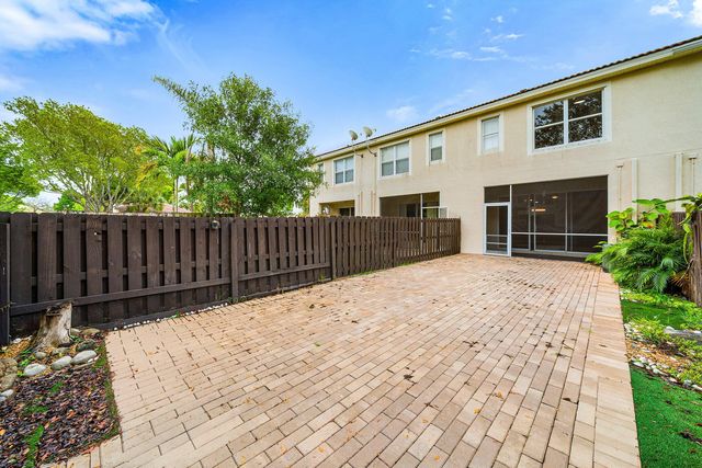 9663 Lago Drive, Boynton Beach, FL 33472