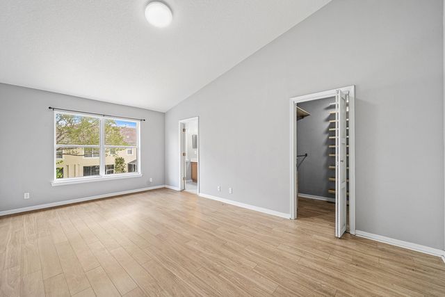 9663 Lago Drive, Boynton Beach, FL 33472