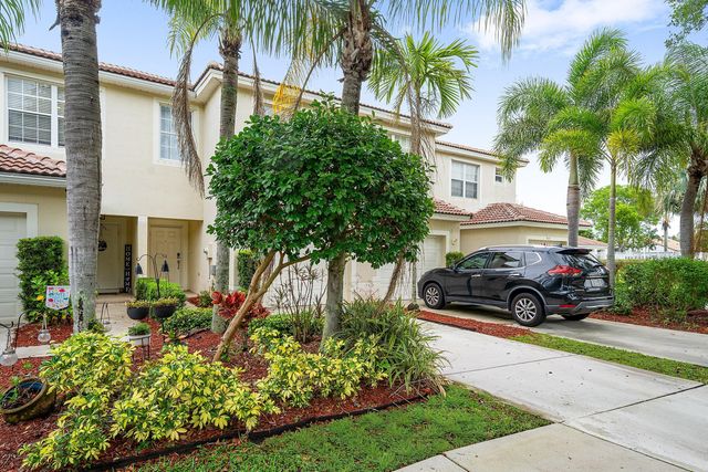 9663 Lago Drive, Boynton Beach, FL 33472