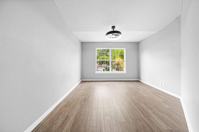 9663 Lago Drive, Boynton Beach, FL 33472