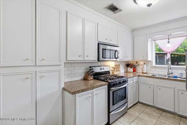 1946 Carolyn Lane, Pearl, MS 39208