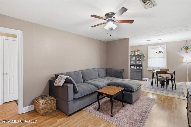 1946 Carolyn Lane, Pearl, MS 39208