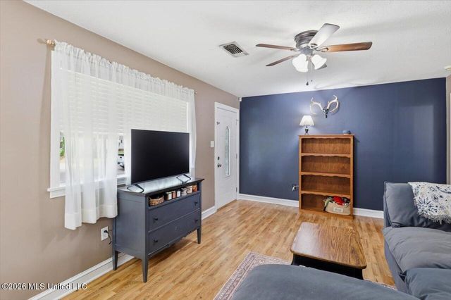 1946 Carolyn Lane, Pearl, MS 39208