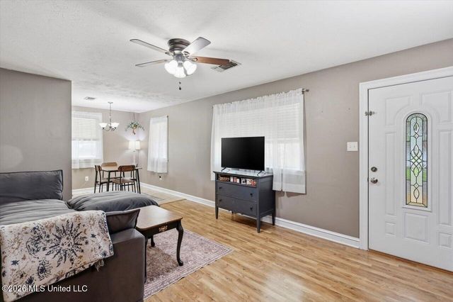 1946 Carolyn Lane, Pearl, MS 39208