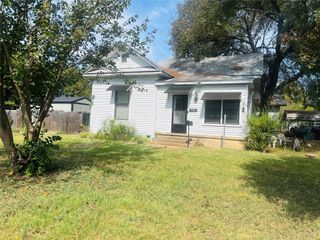 1431 E Wells Avenue, Sherman, TX 75090