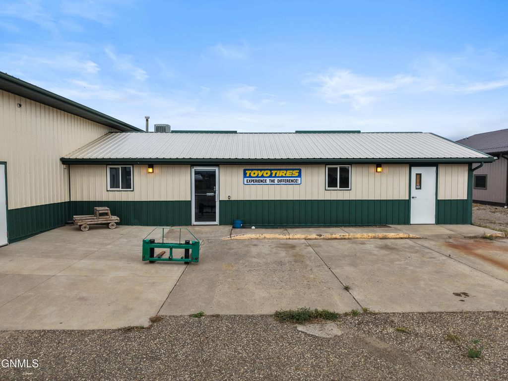 604 Industrial Drive W, Center, ND 58530 photo 2