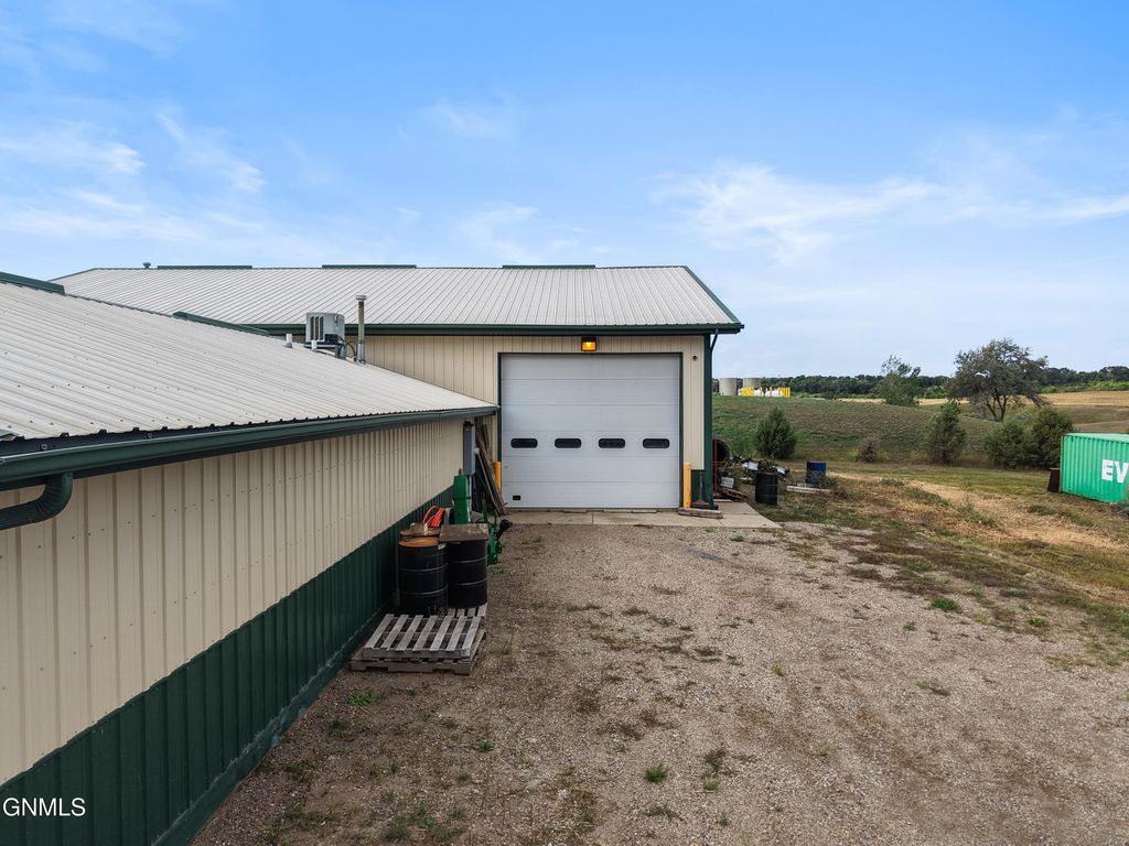 604 Industrial Drive W, Center, ND 58530 photo 4