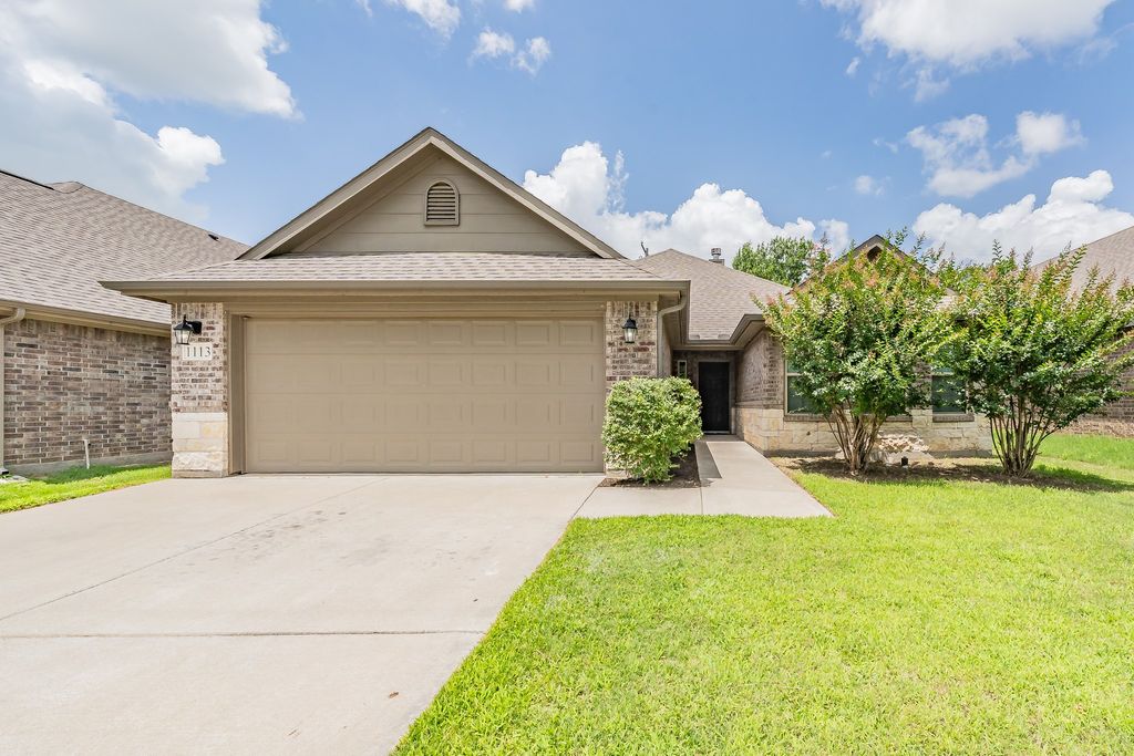 1113 Vintage Avenue, Gainesville, TX 76240