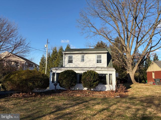 245 S READING RD, Ephrata, PA 17522