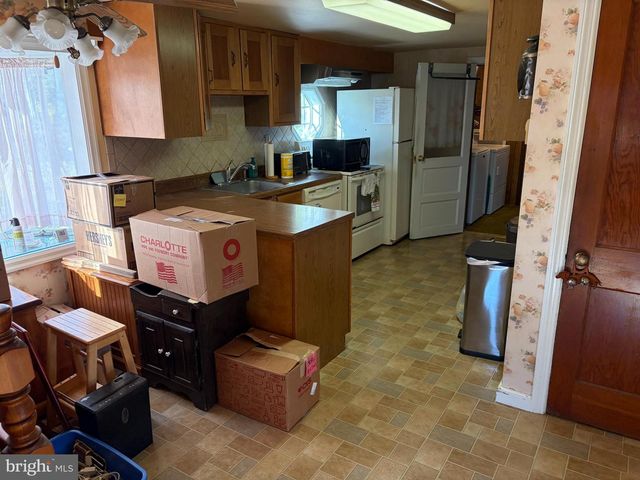 245 S READING RD, Ephrata, PA 17522