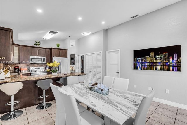 7579 W 31st Ave, Hialeah, FL 33018