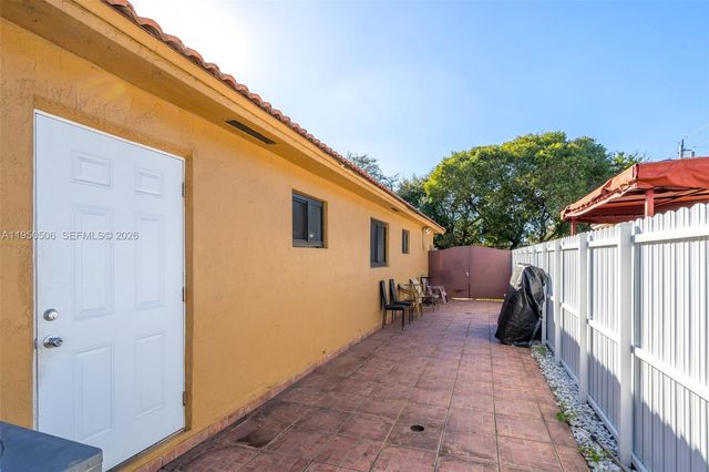 7579 W 31st Ave, Hialeah, FL 33018