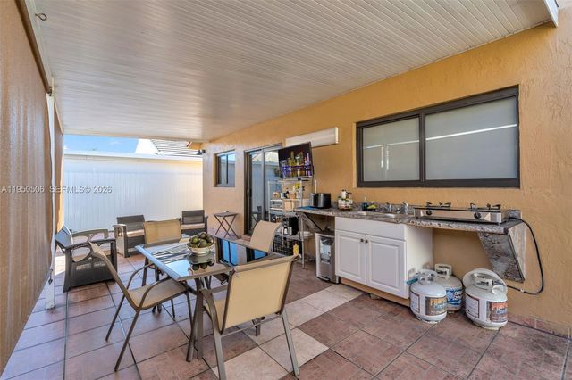 7579 W 31st Ave, Hialeah, FL 33018